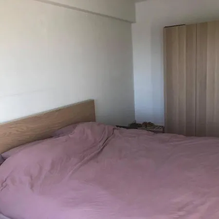 Zeer Ruim Appartement In Oostende *